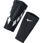 Návlek na chrániče Nike Guard Lock Elite