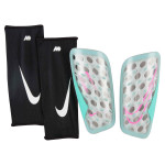 Fotbalové chrániče Nike Mercurial FlyLite SuperLock