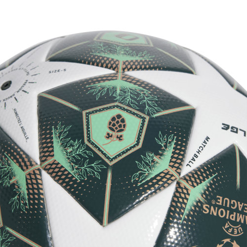 Fotbalový míč adidas UCL League