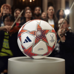 Fotbalový míč adidas WUCL Pro
